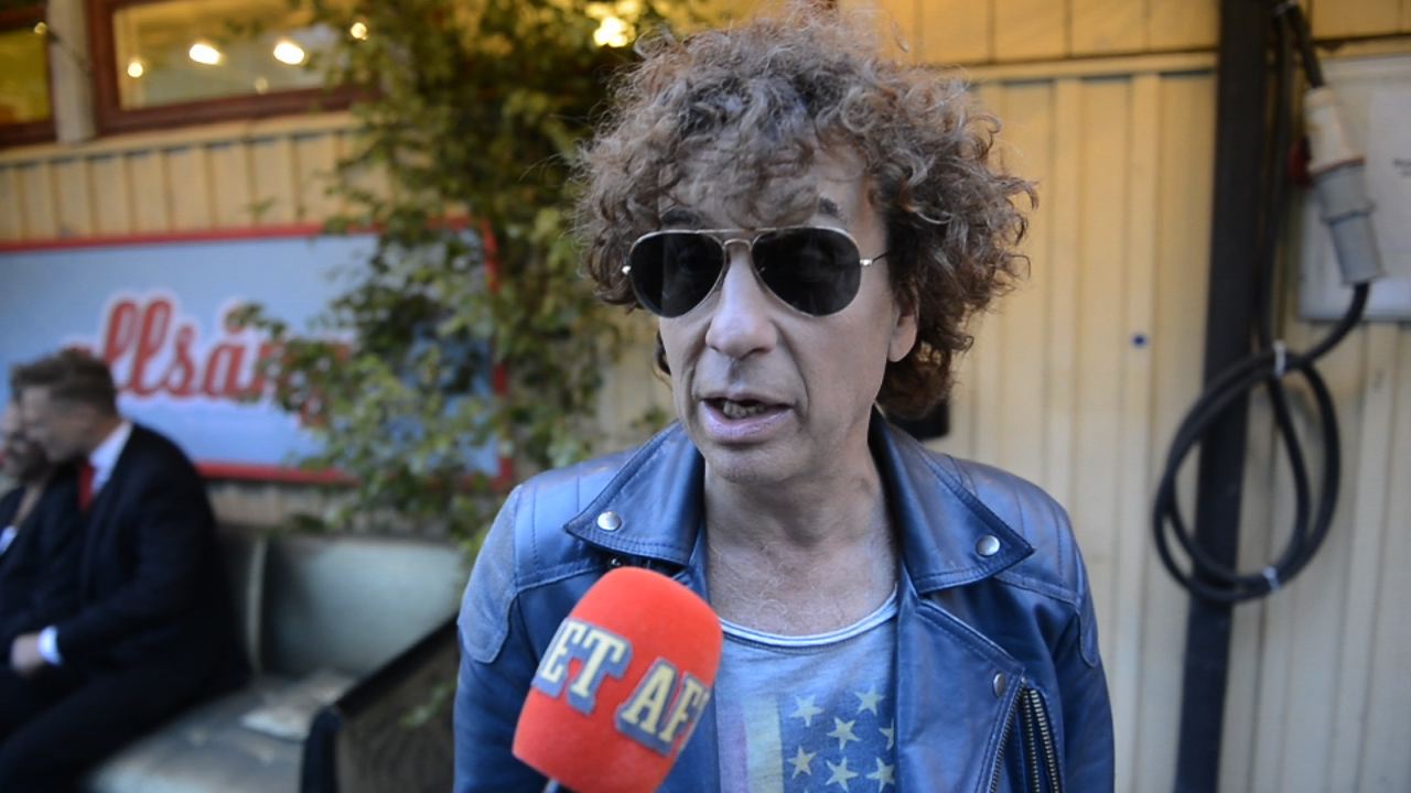 Magnus Uggla om det känslosamma uppträdandet på Allsången