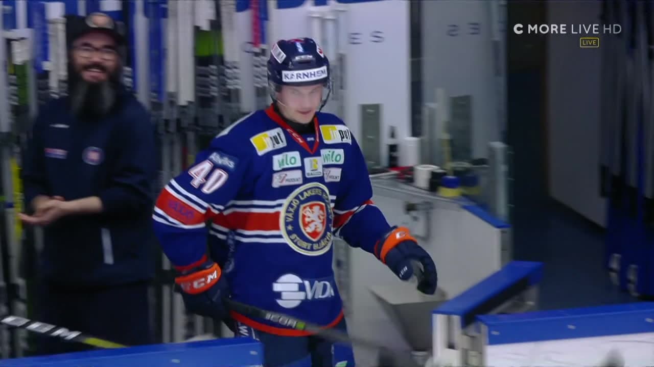 Matchen avbryts för att hylla Elias Pettersson