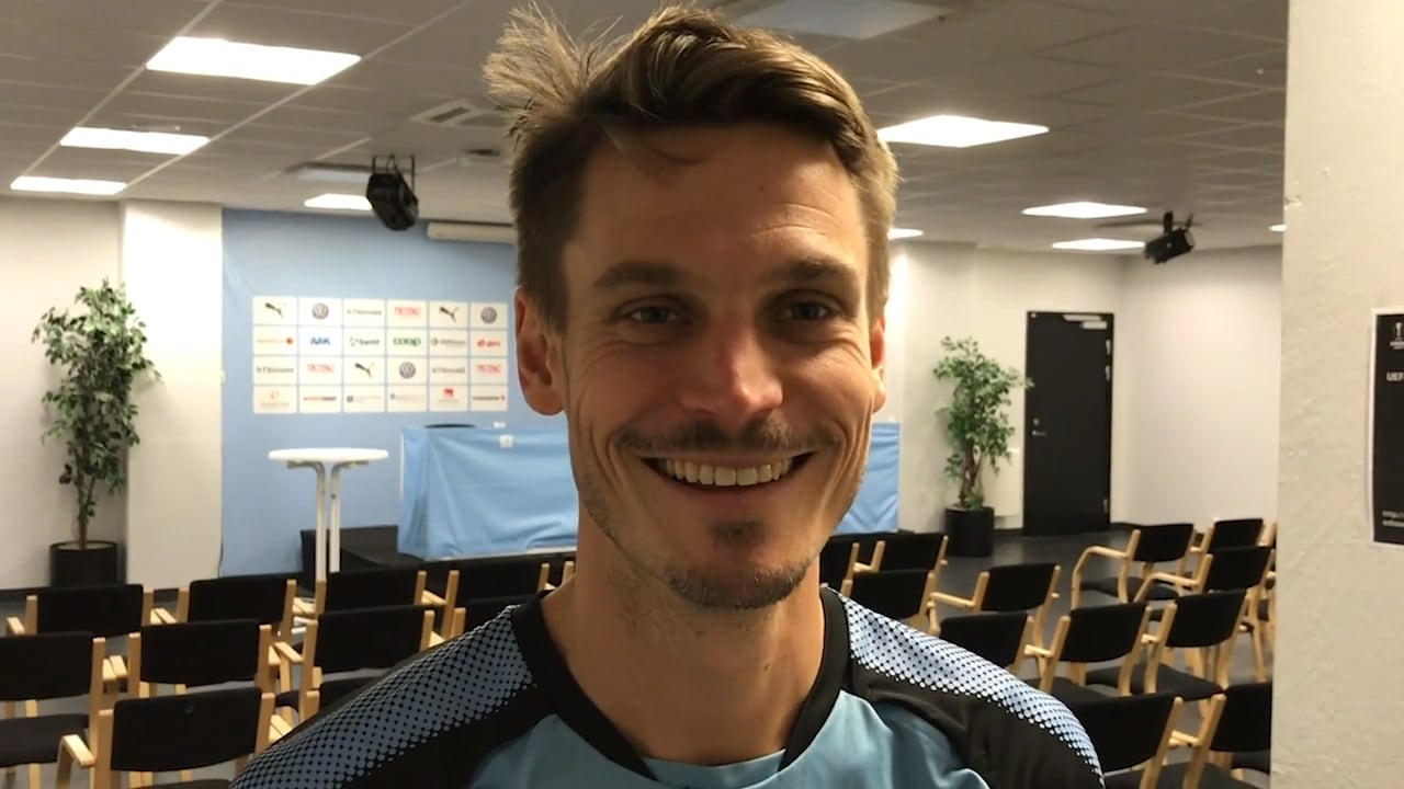 Bara ler när han hör stjärnans beröm