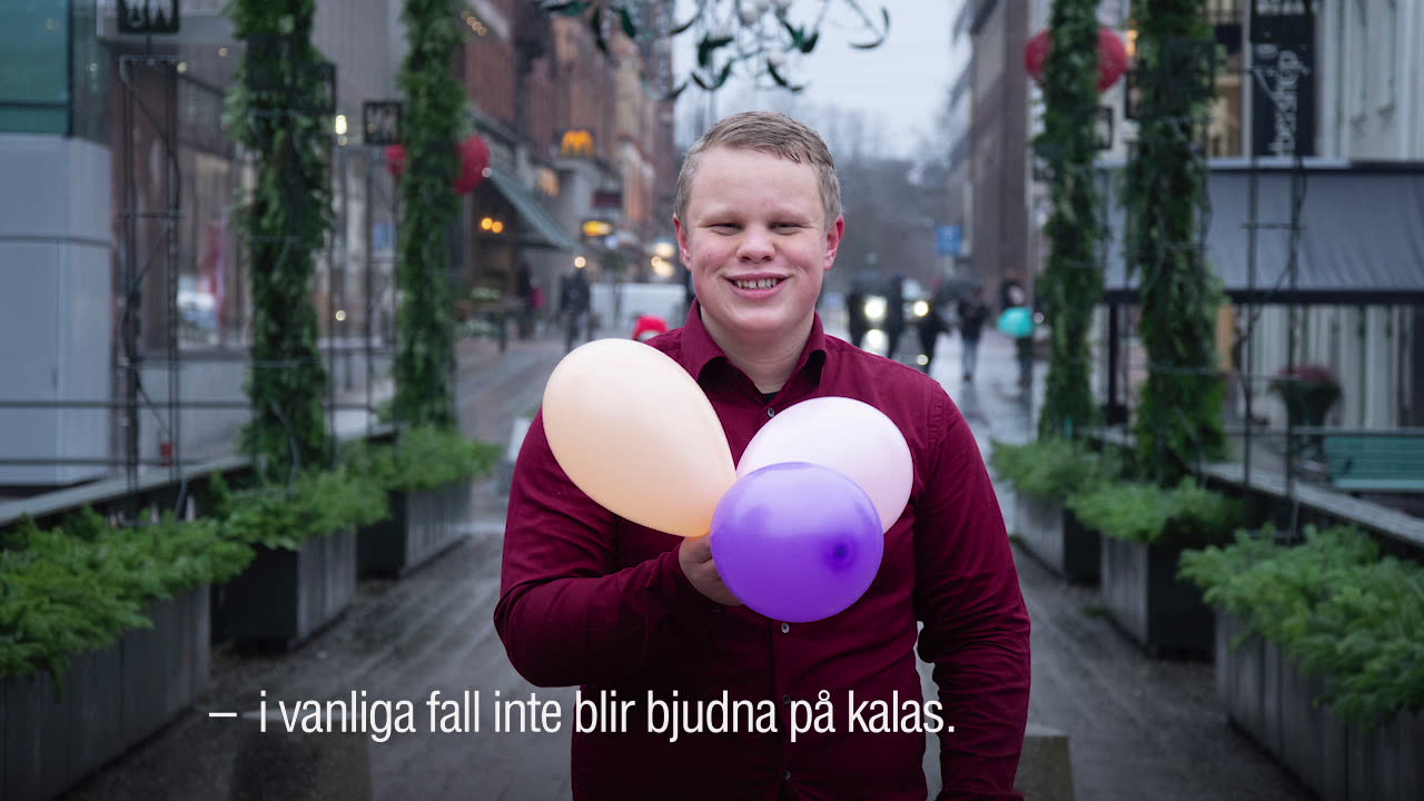 Ungdomar bjuder in barn med funktionsvariation till kalas