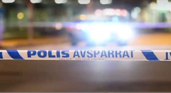 Tio personer rånade ensam 18-åring