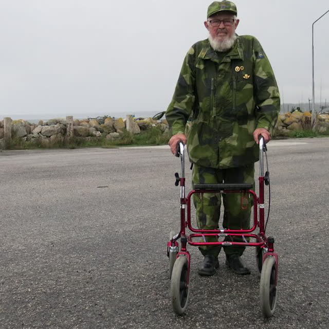 Karl-Axel, 89 år, prisas av ÖB