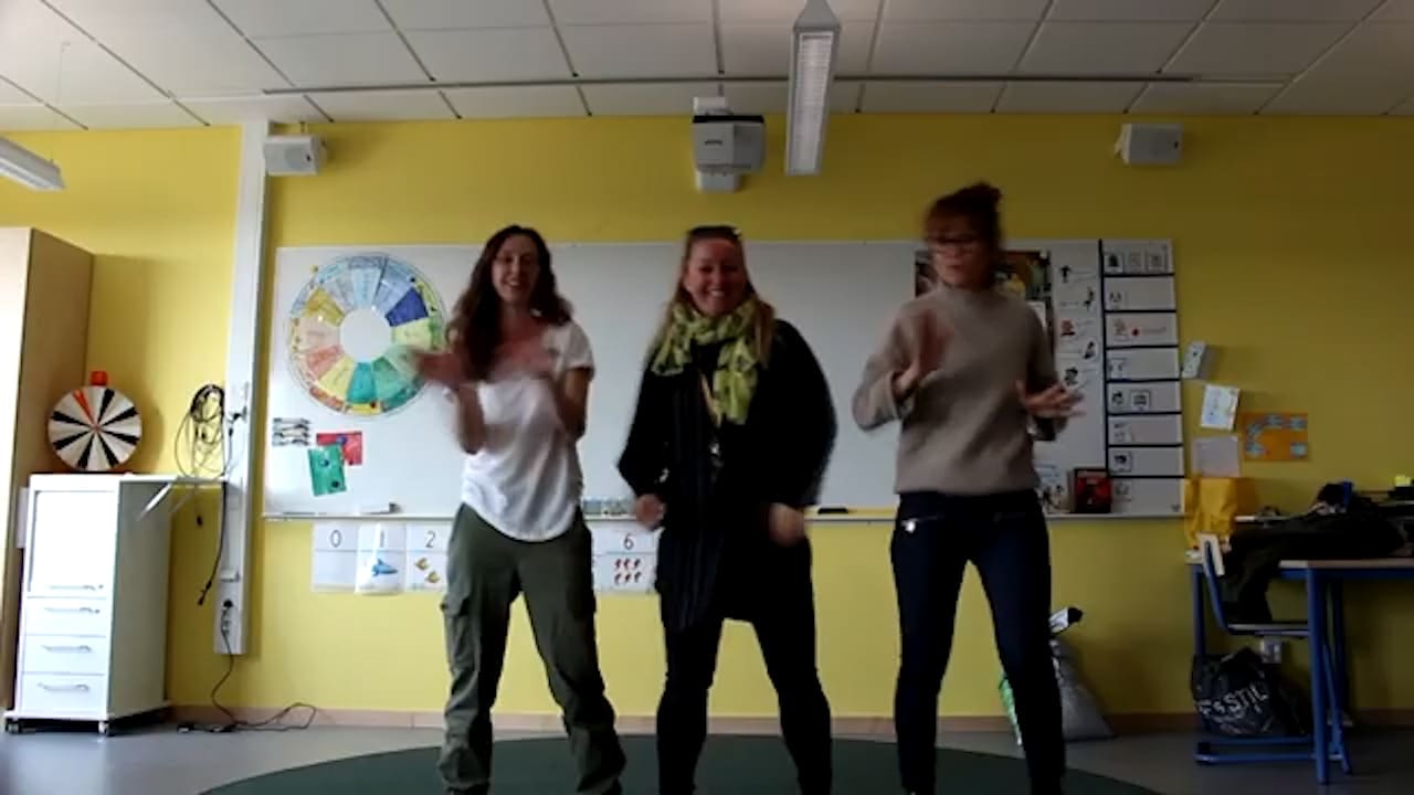 Hör hyllningslåten till alla världens lärare: "I'm still standing"