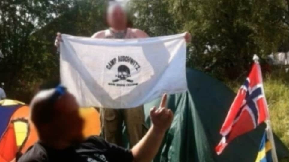 Uppmanas lämna partiet