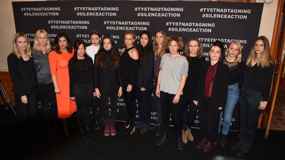 Hela #Tystnadtagning-manifestationen – svarta mattan och uppropet