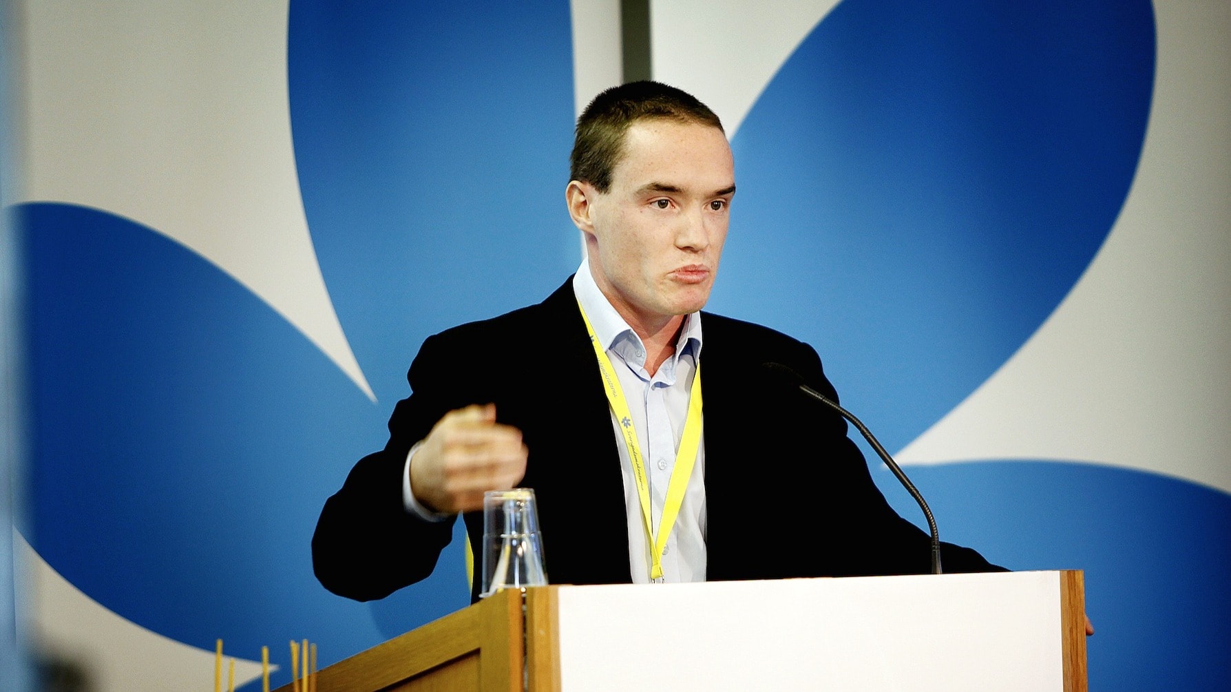 Intern oro för Åkesson efter intervju