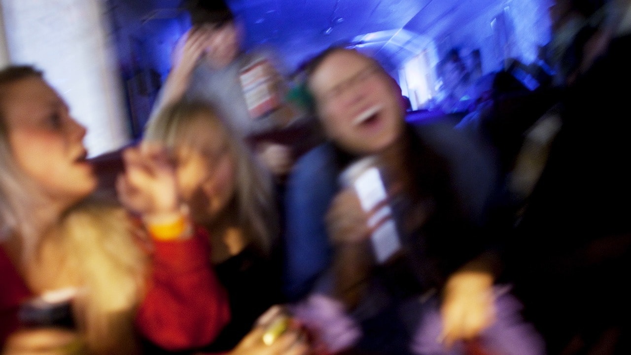 Så pratar du med unga om alkohol