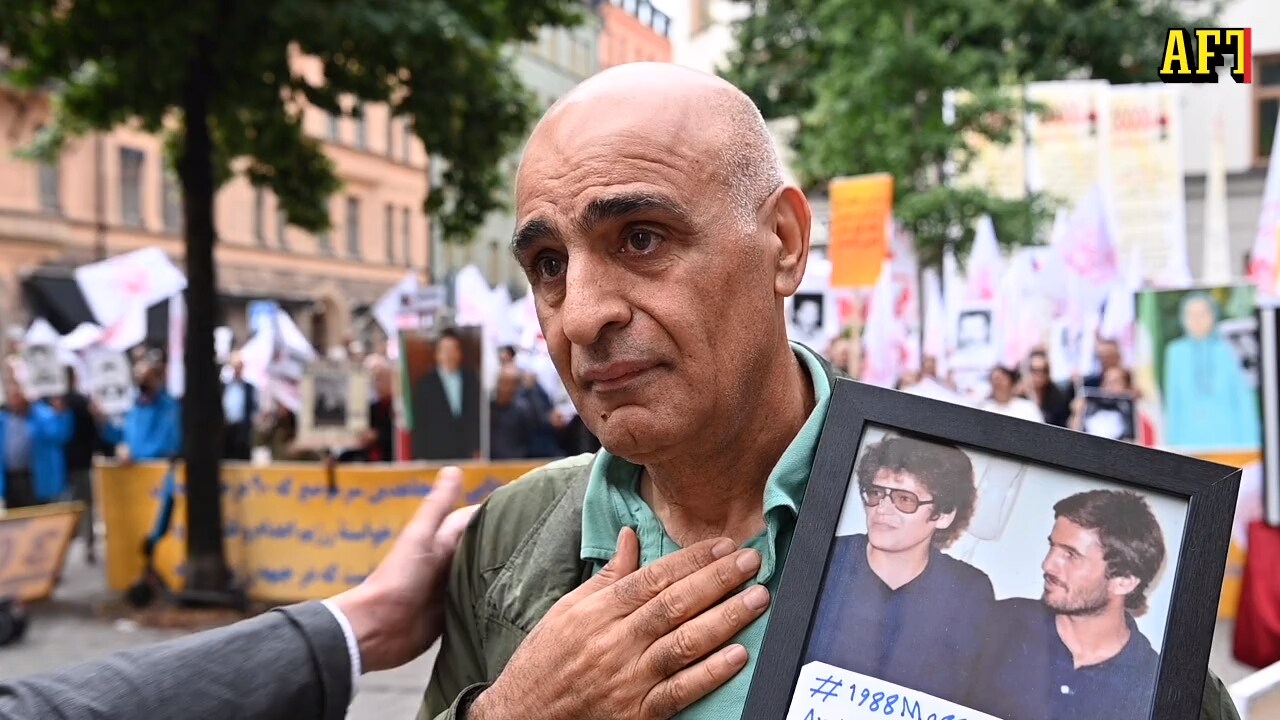 Anhöriga samlades utanför rättegången: "Sanningen ska fram"