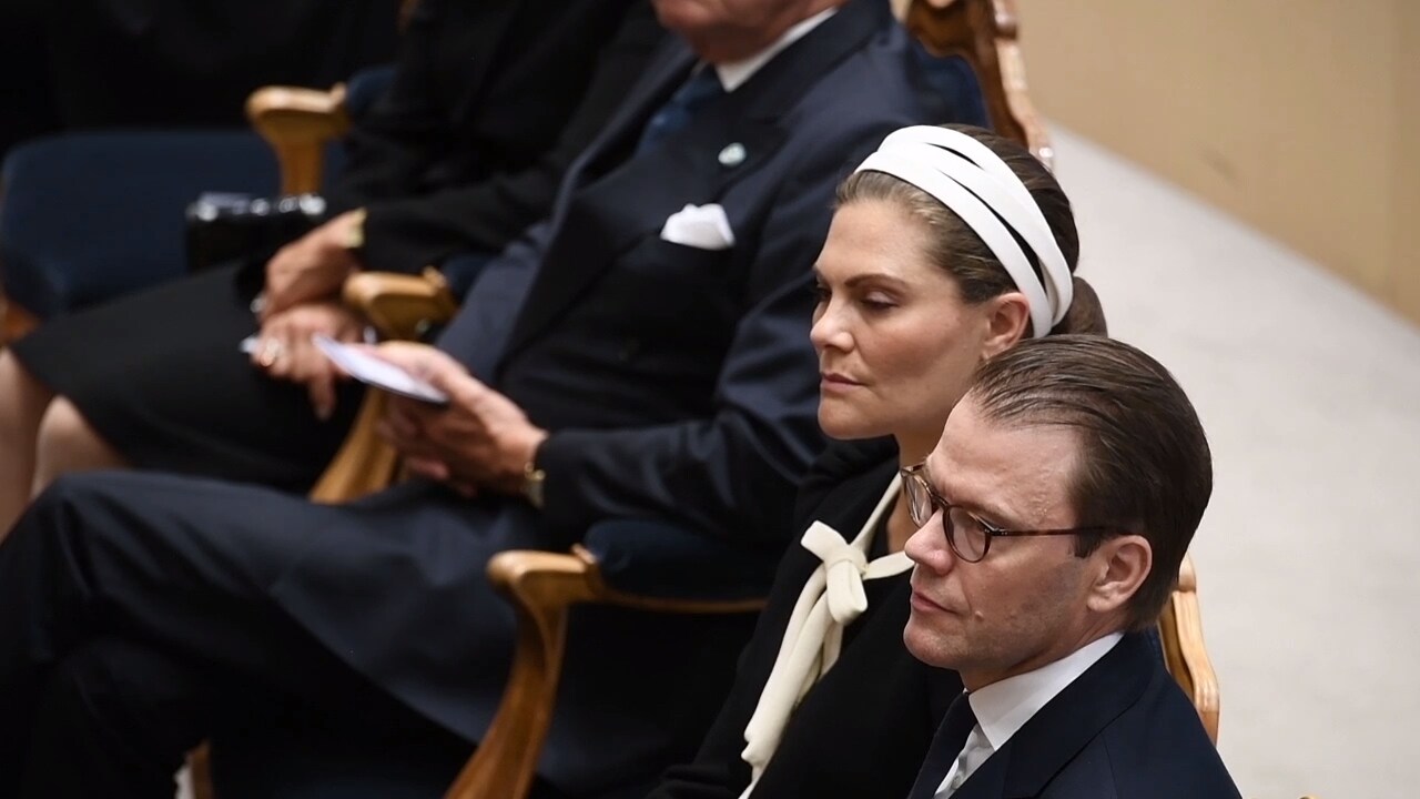 Kungafamiljen somnade under riksdagens öppnande