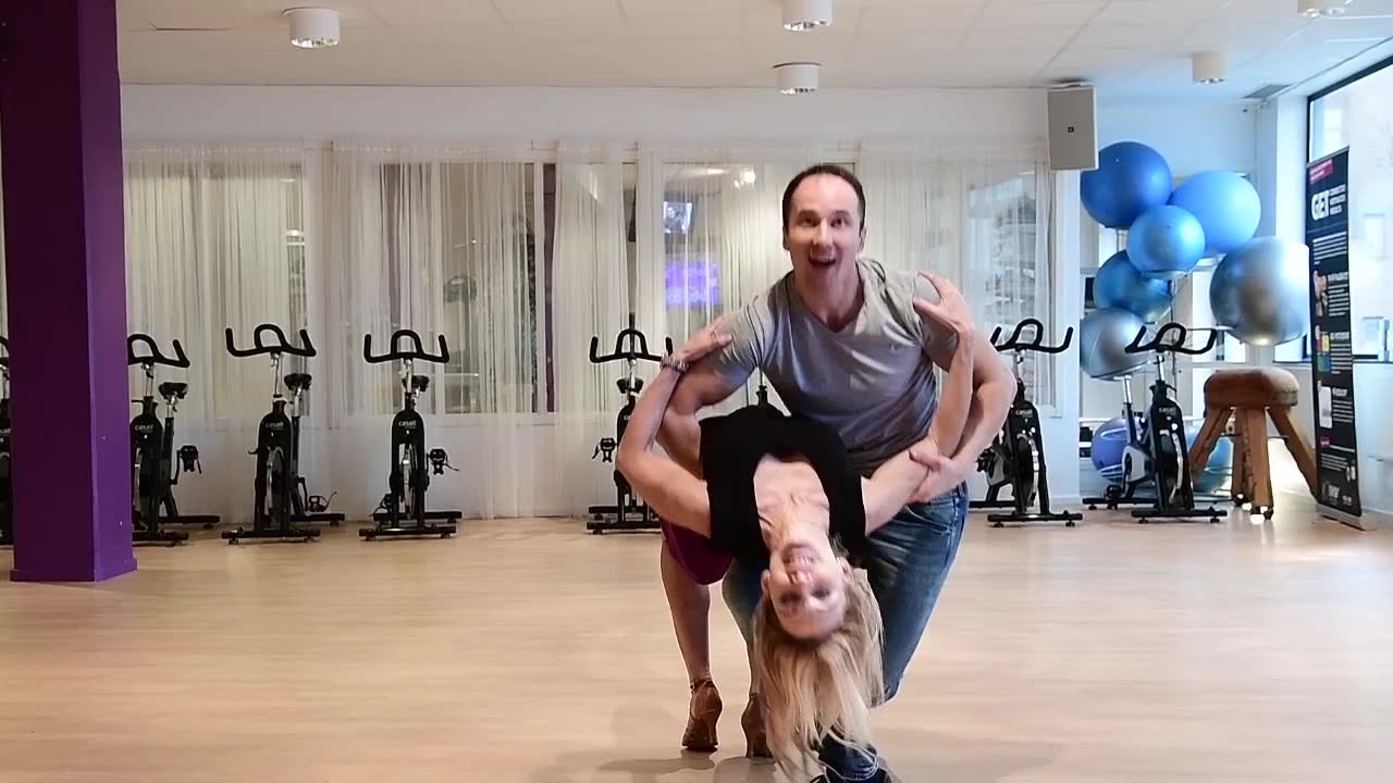 Se Linda och Kristjan bjuda upp till dans här