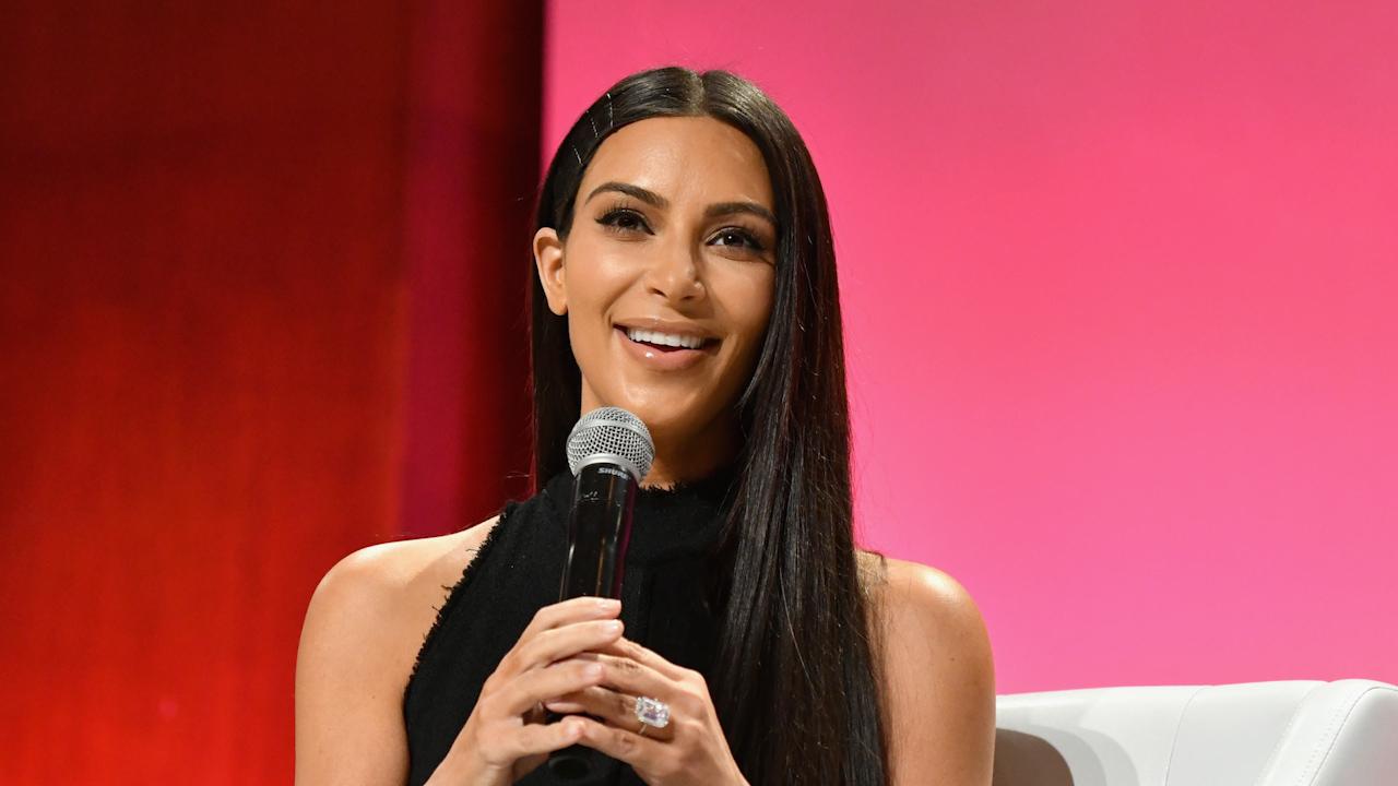 Kim Kardashian – pistolhotad och bunden