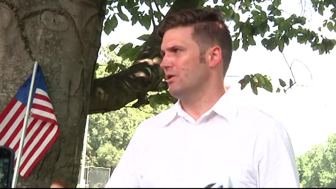 Känd högerextremist kommer till Sverige