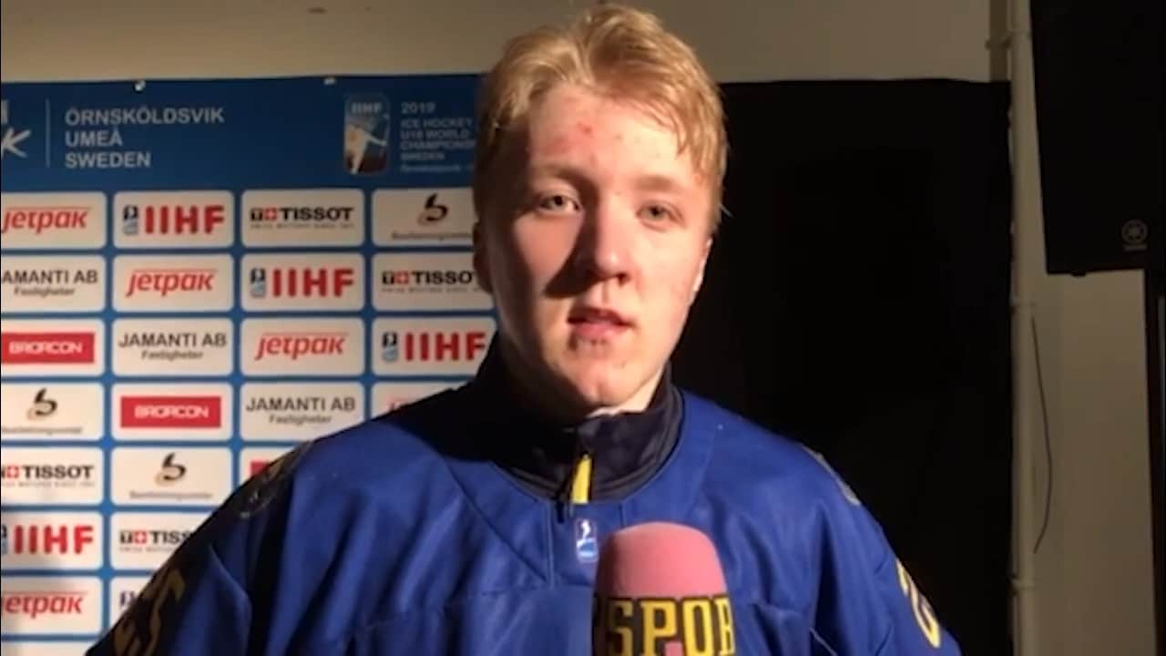 ”Vi viker ner oss – känns väldigt små ute på isen”