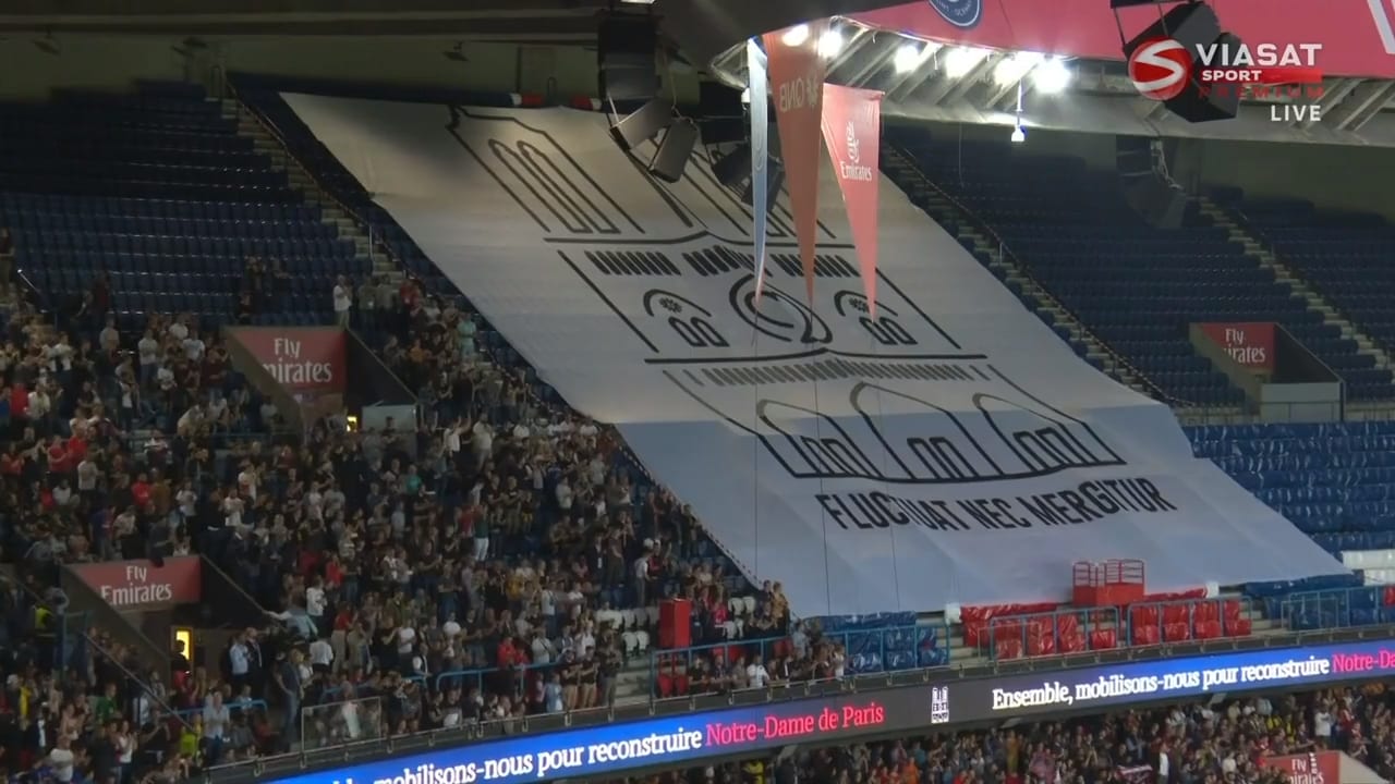 Här hedrar PSG branden i Notre-Dame