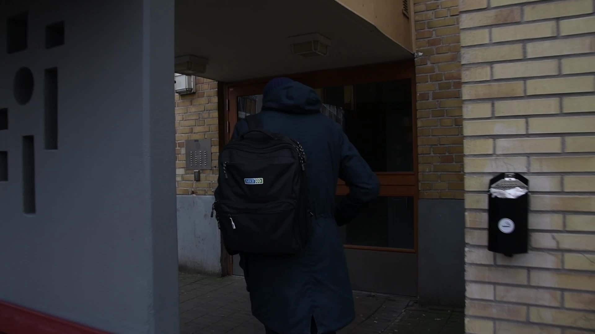 Följ med in i Zlatans lägenhet