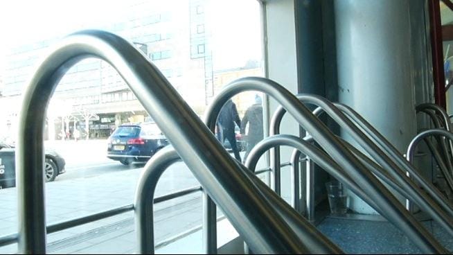 Stålbågar mot tiggeri