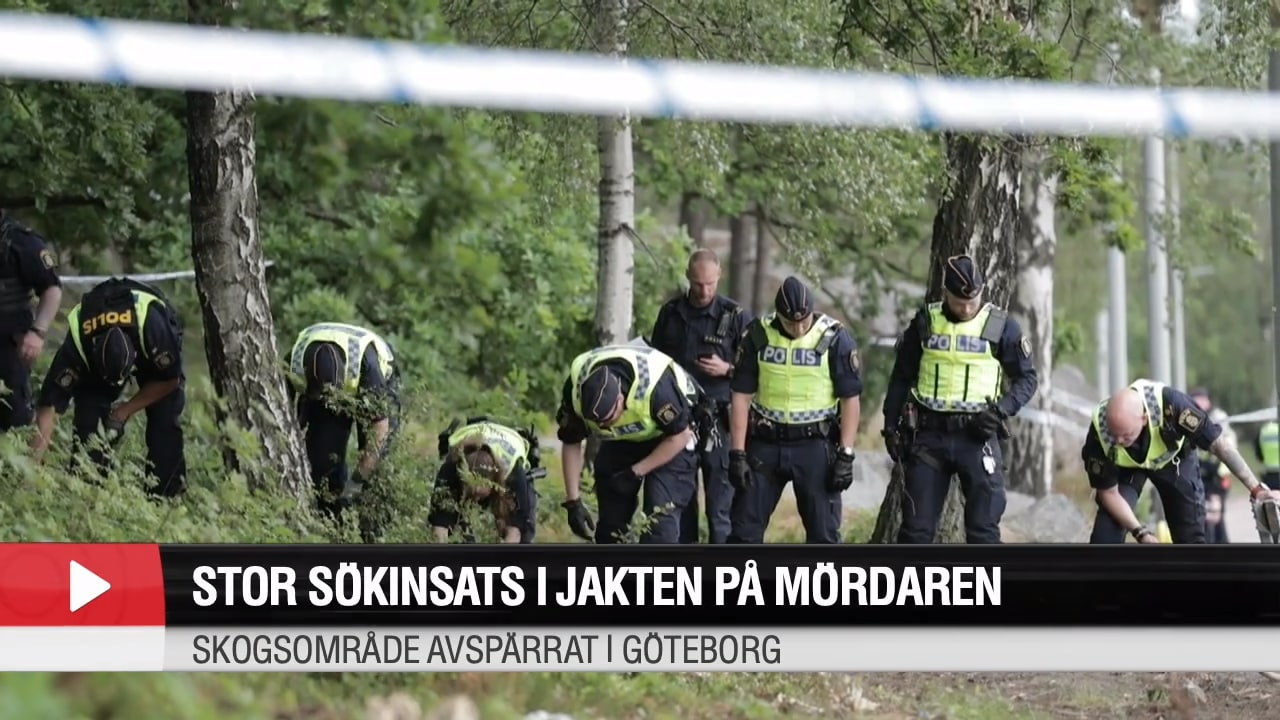 Polisen söker i området efter dödskjutningen