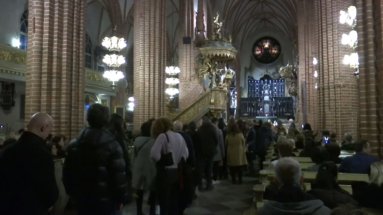 Minnesstund för flygkraschens offer