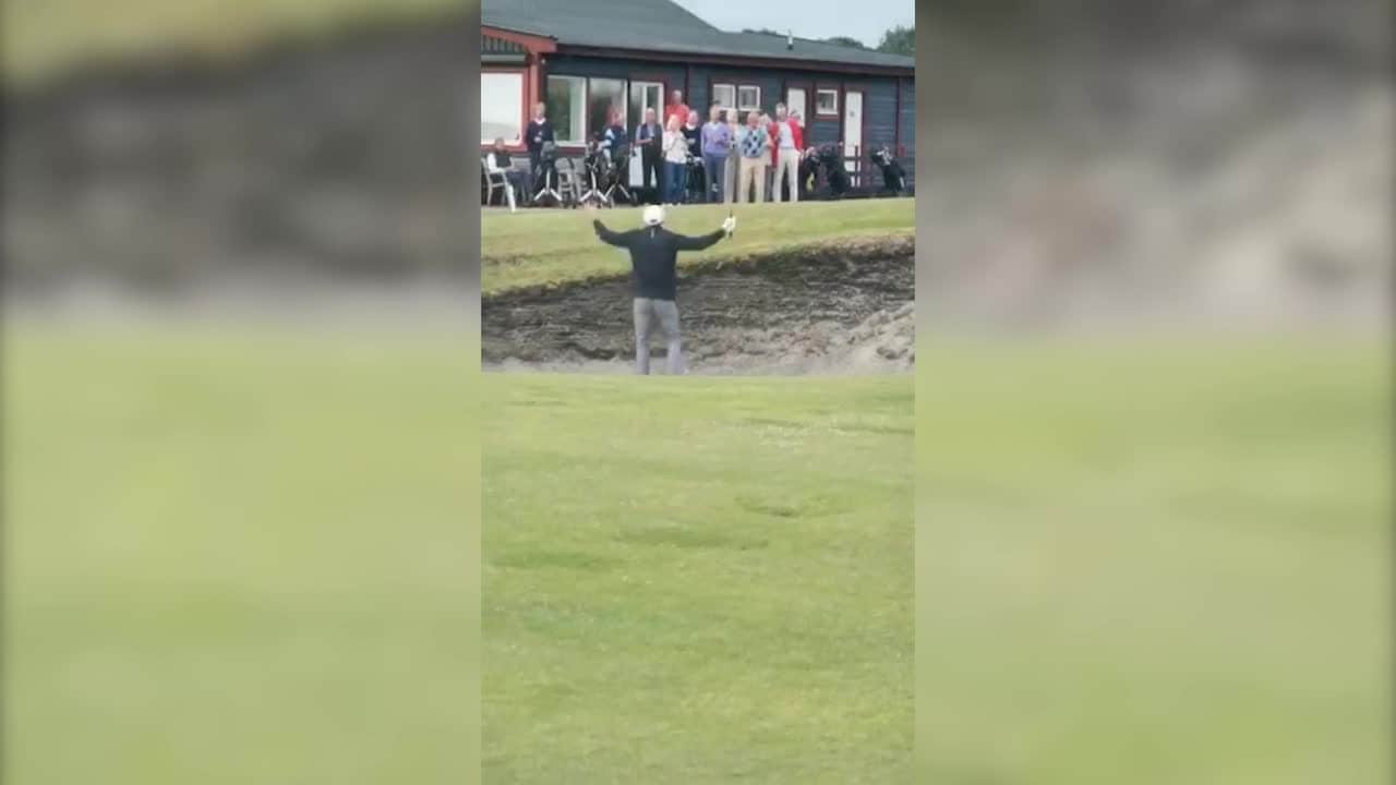 Här sätter Duplantis bunkerslaget en decimeter från koppen