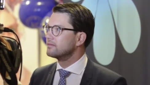 Jimmie Åkesson fast i Thailand