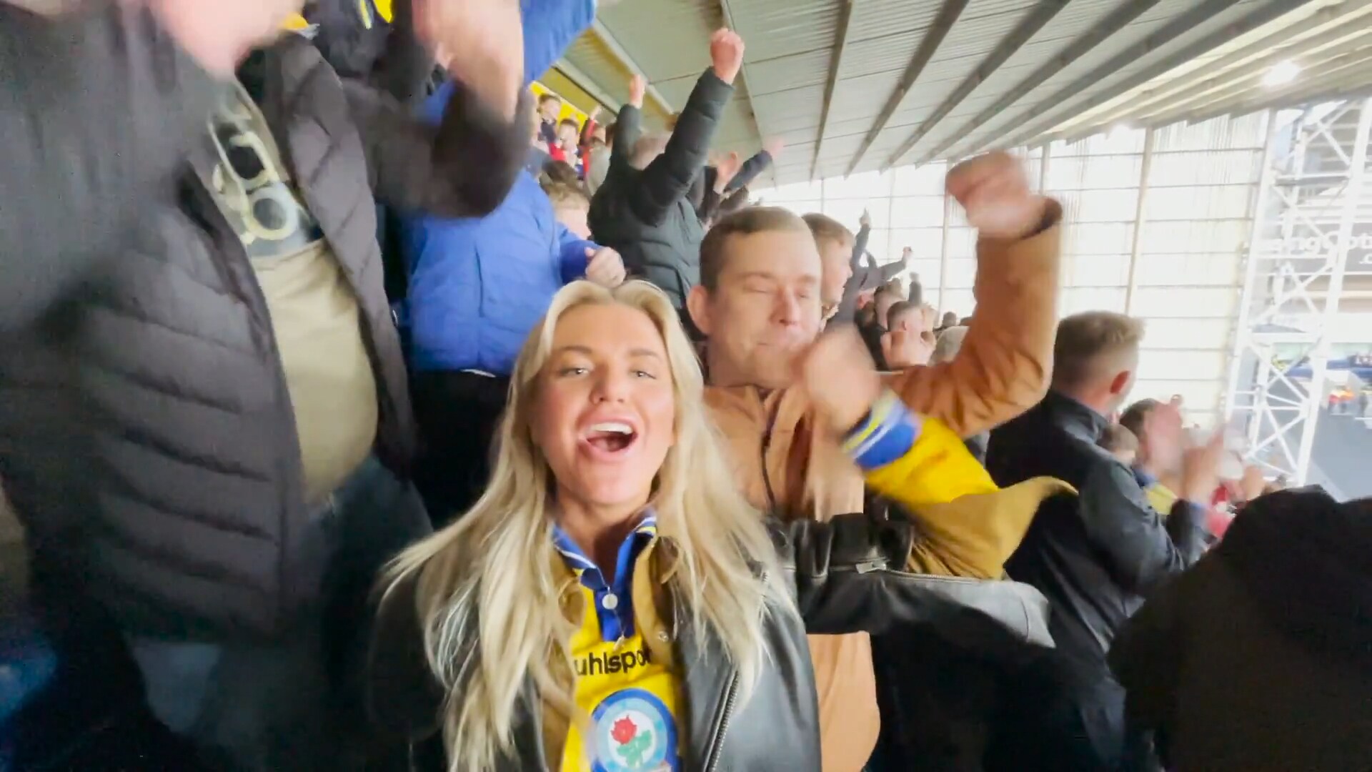 Erik Niva och Linn Nordström går på derby i England