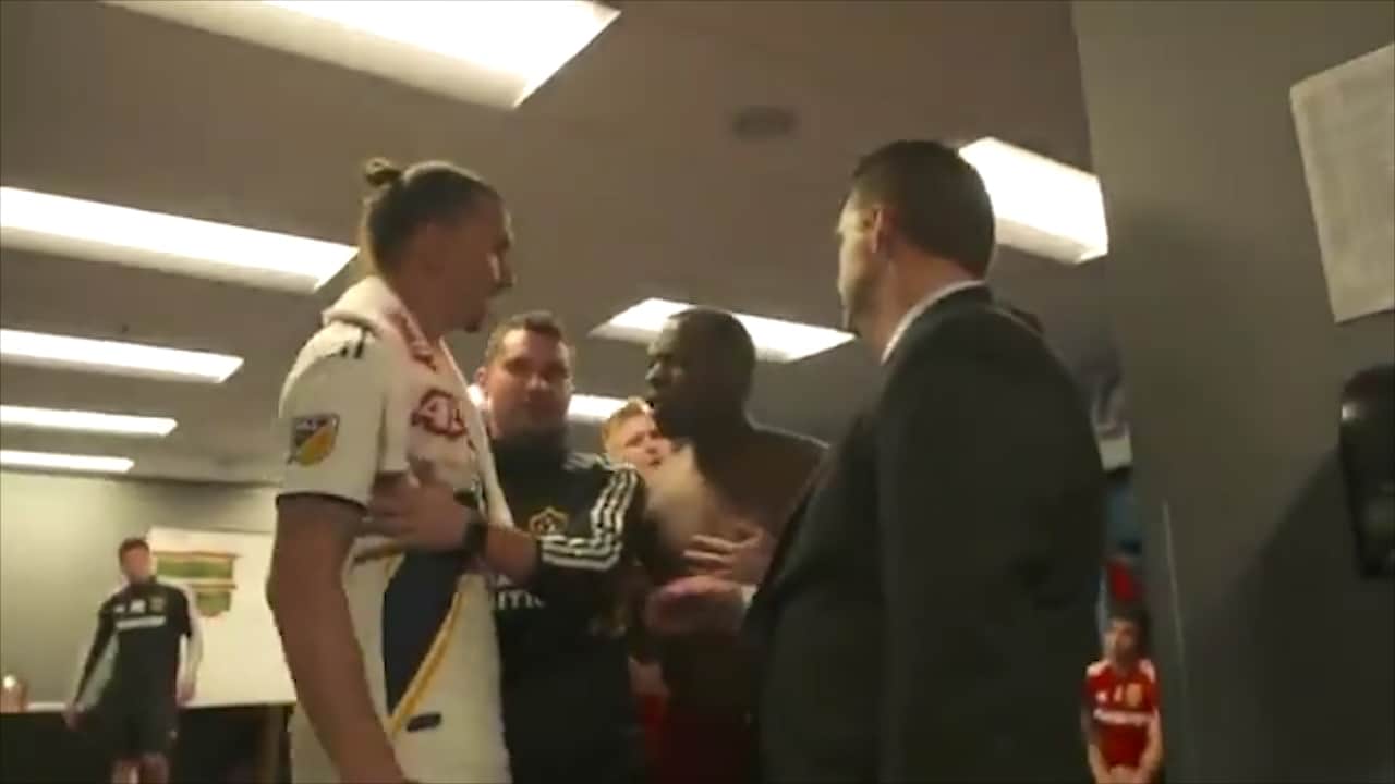 Konfronteras i omklädningsrummet