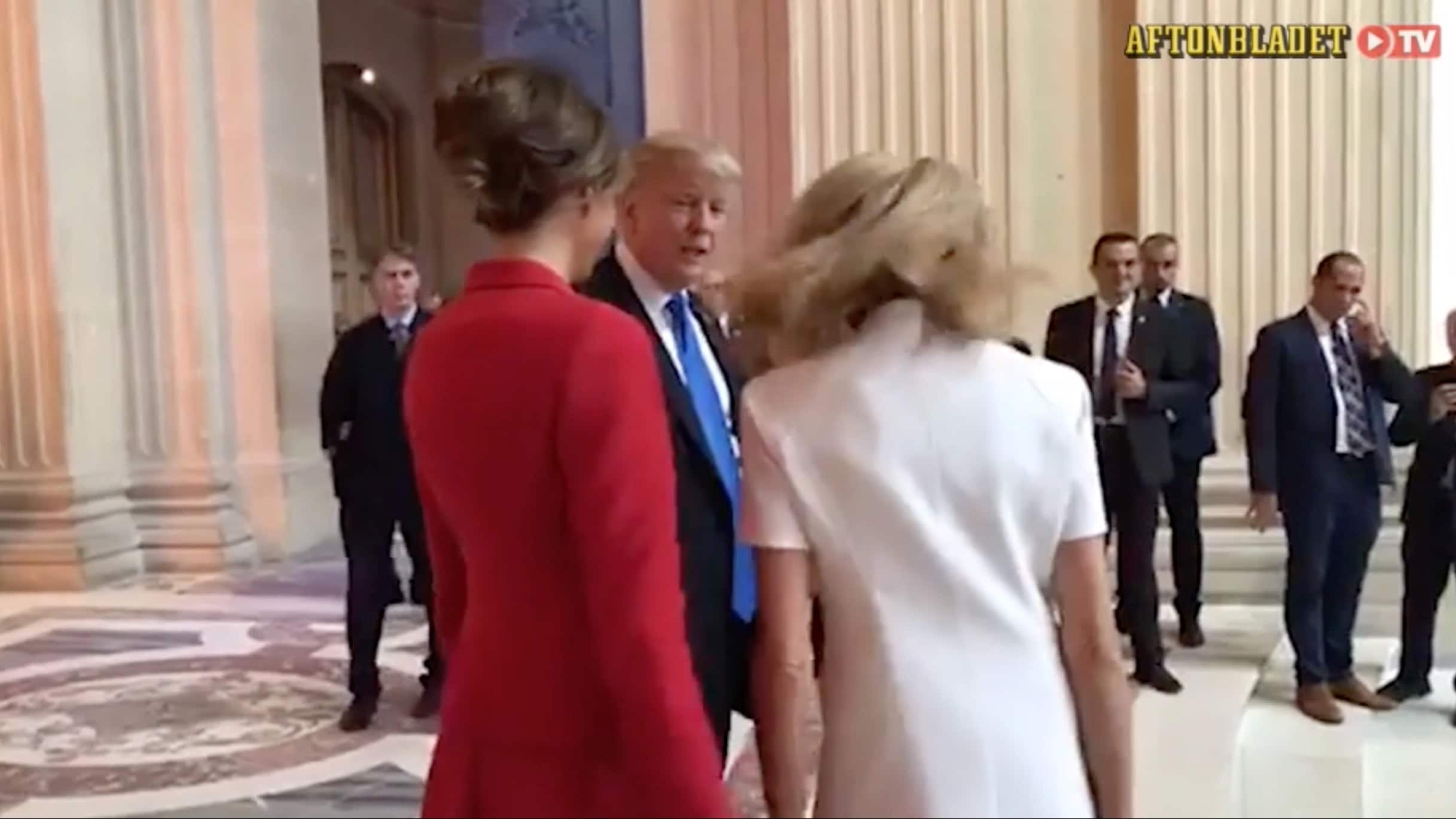 Trump kan inte motstå att kommentera Macrons fru