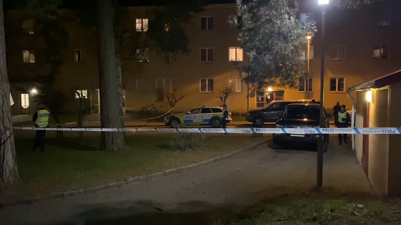 Tonåring skjuten i Eskilstuna – stort polispådrag