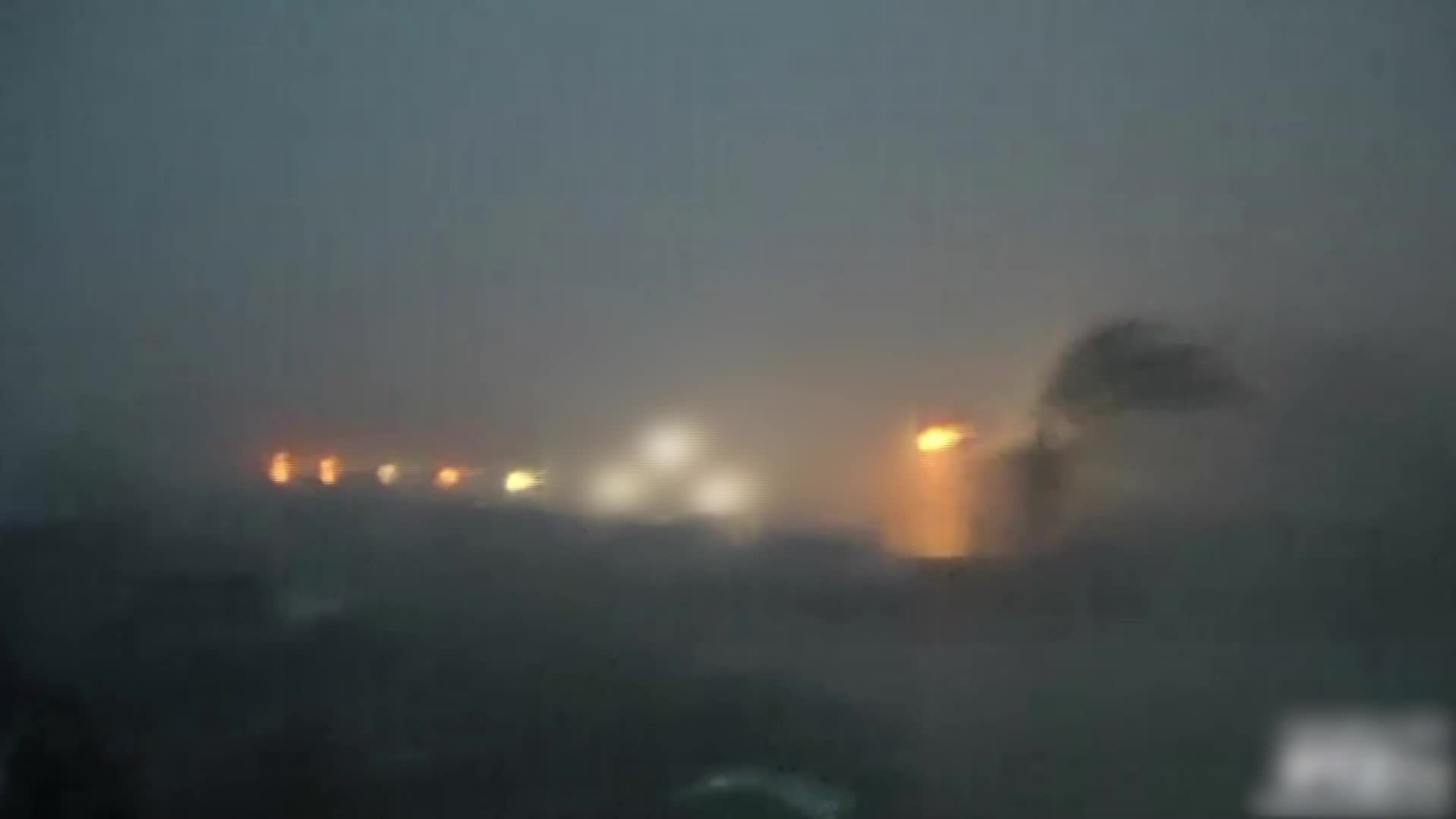 Kameran står inte pall för orkanens enorma kraft