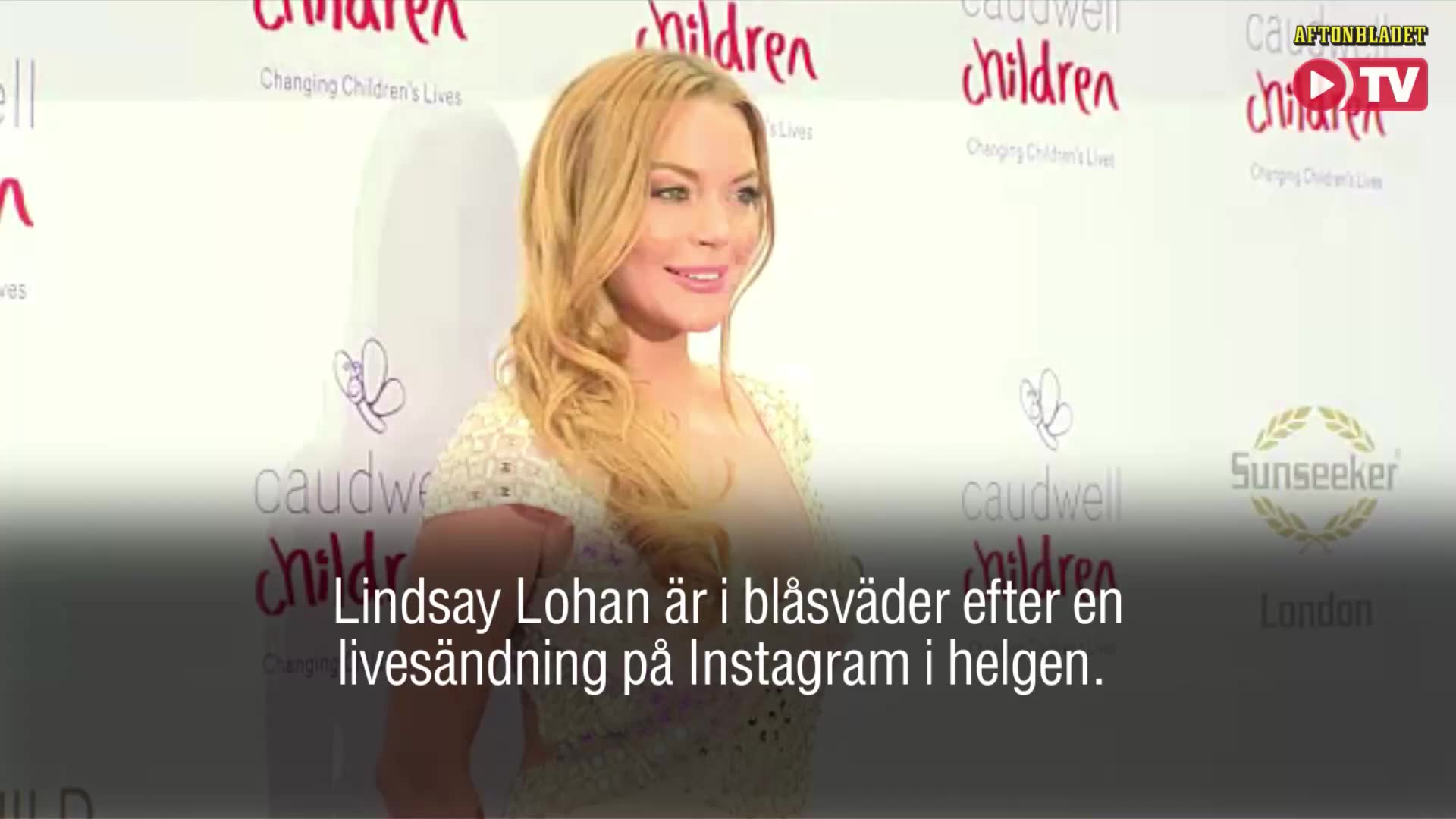 Lindsay Lohan i bisarrt bråk – filmar allt