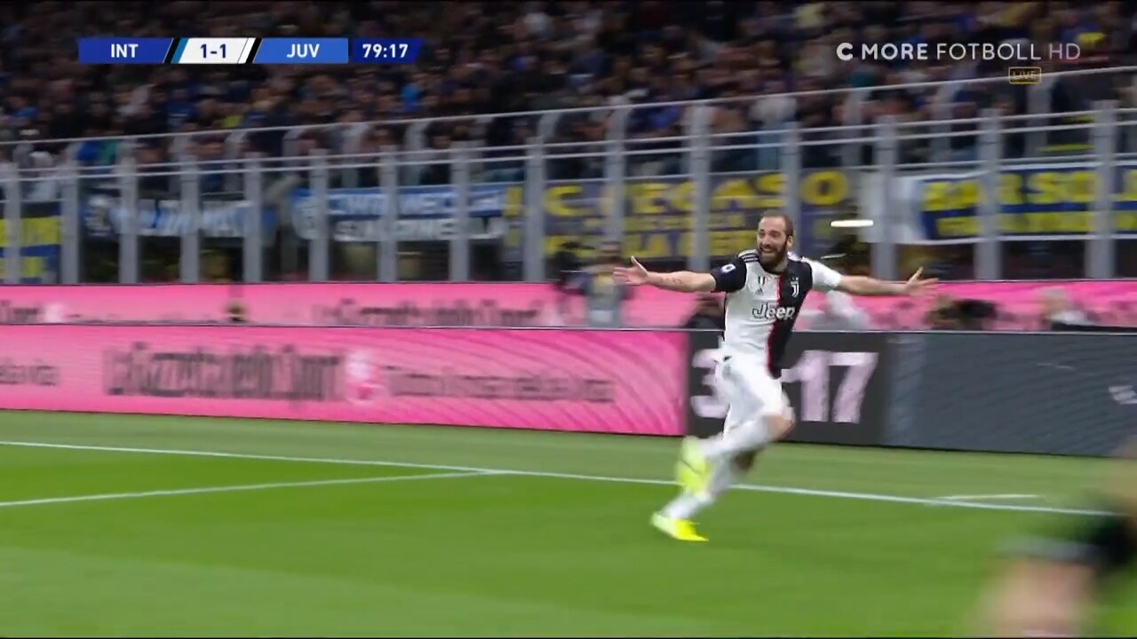 Higuain hjälte för Juventus i stormötet