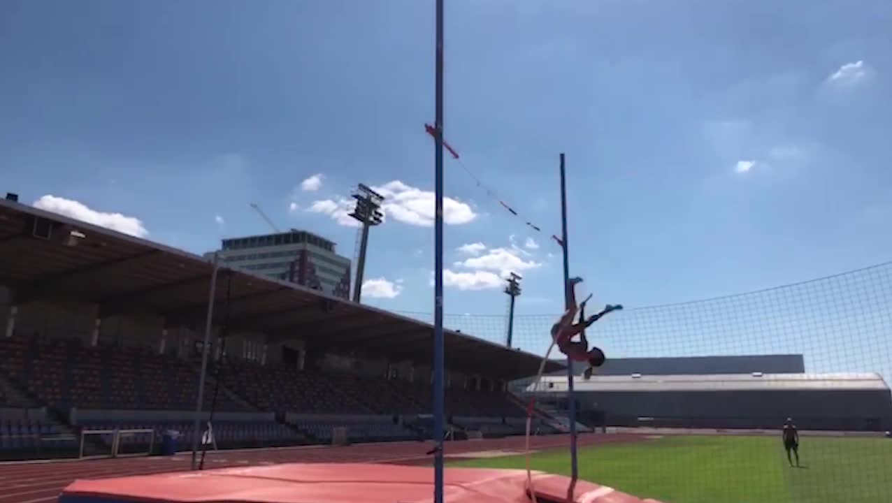 Angelica Bengtsson testar på drömgränsen.
