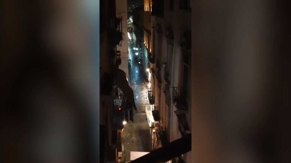 Här sjunger staden efter fotbollslagets uppmaning