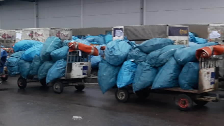 Klappar läggs på hög - men inte under granen