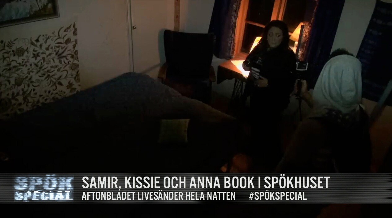 Spökspecial: Anna Book besatt i hemsökt hus