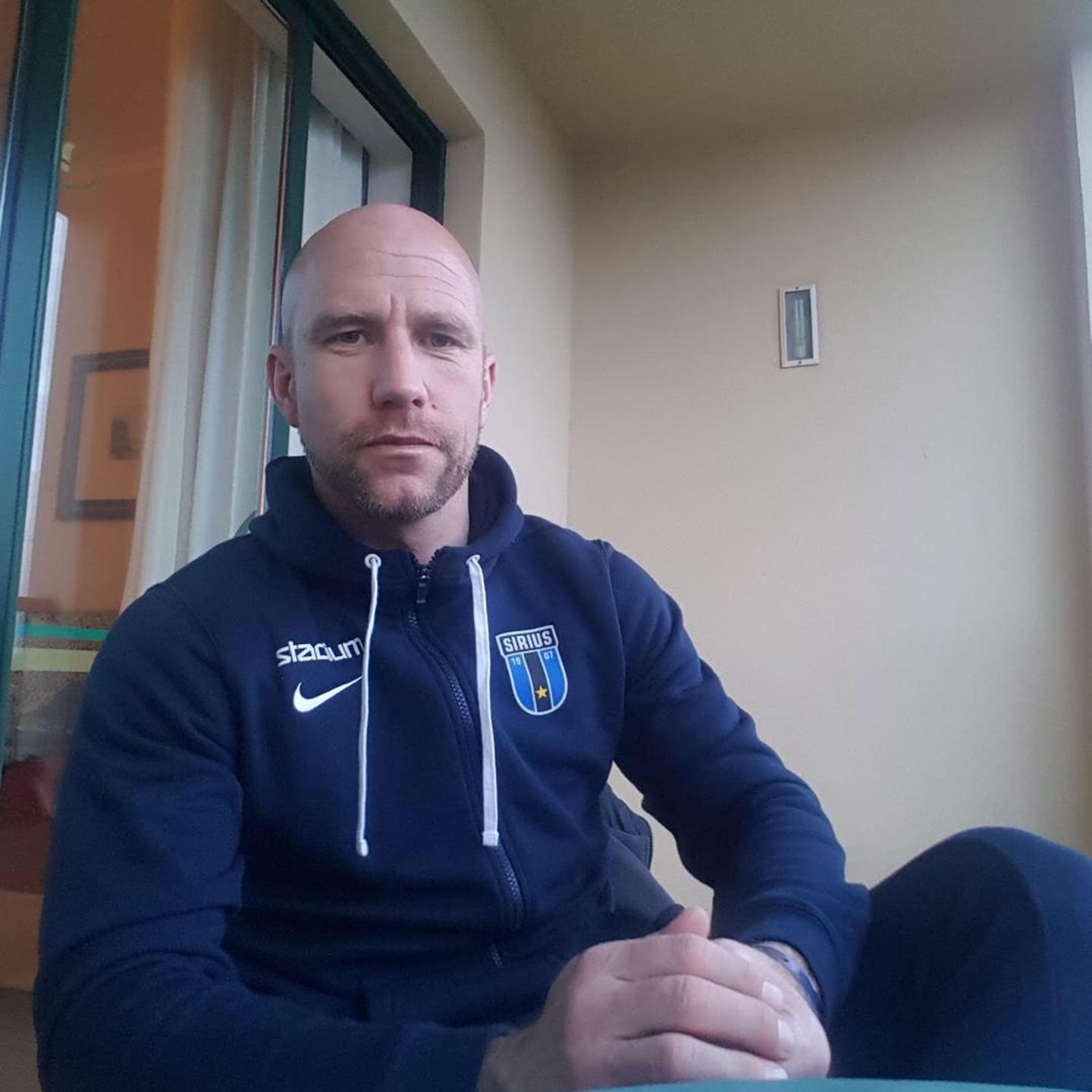 Henrik Rydström flyttar hemifrån