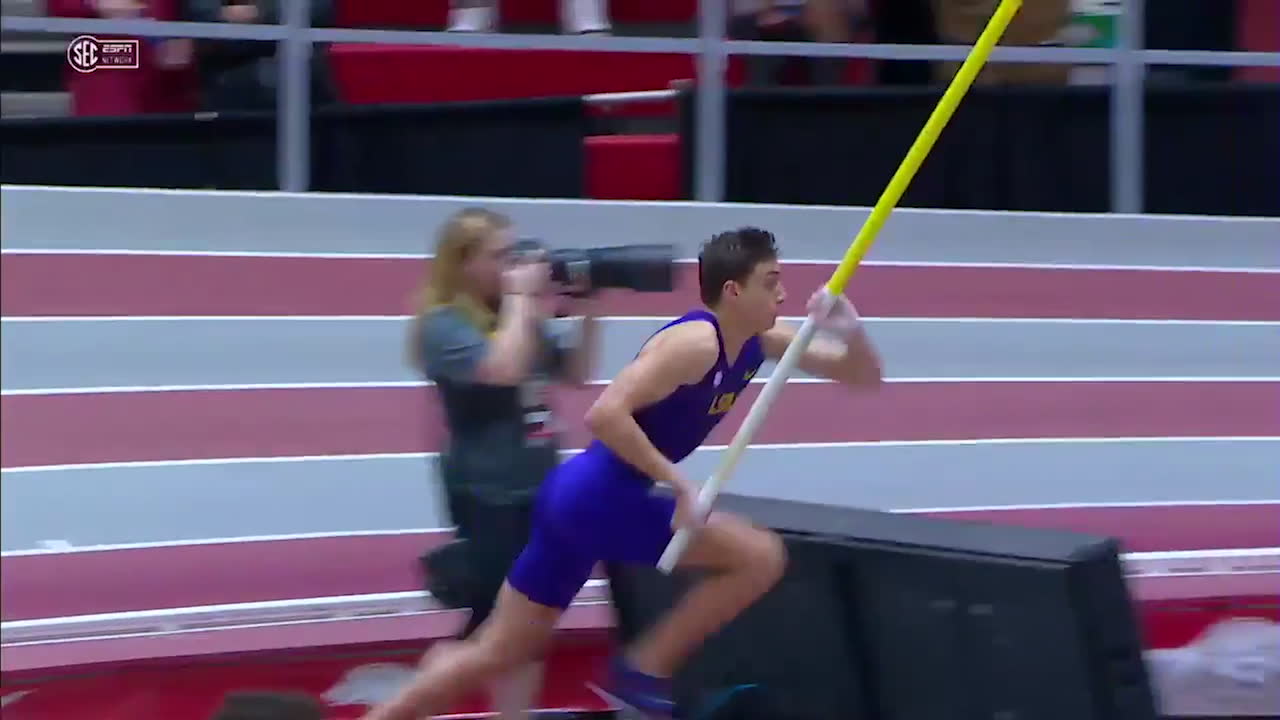 Duplantis nya jättehopp – sätter nytt svenskt rekord