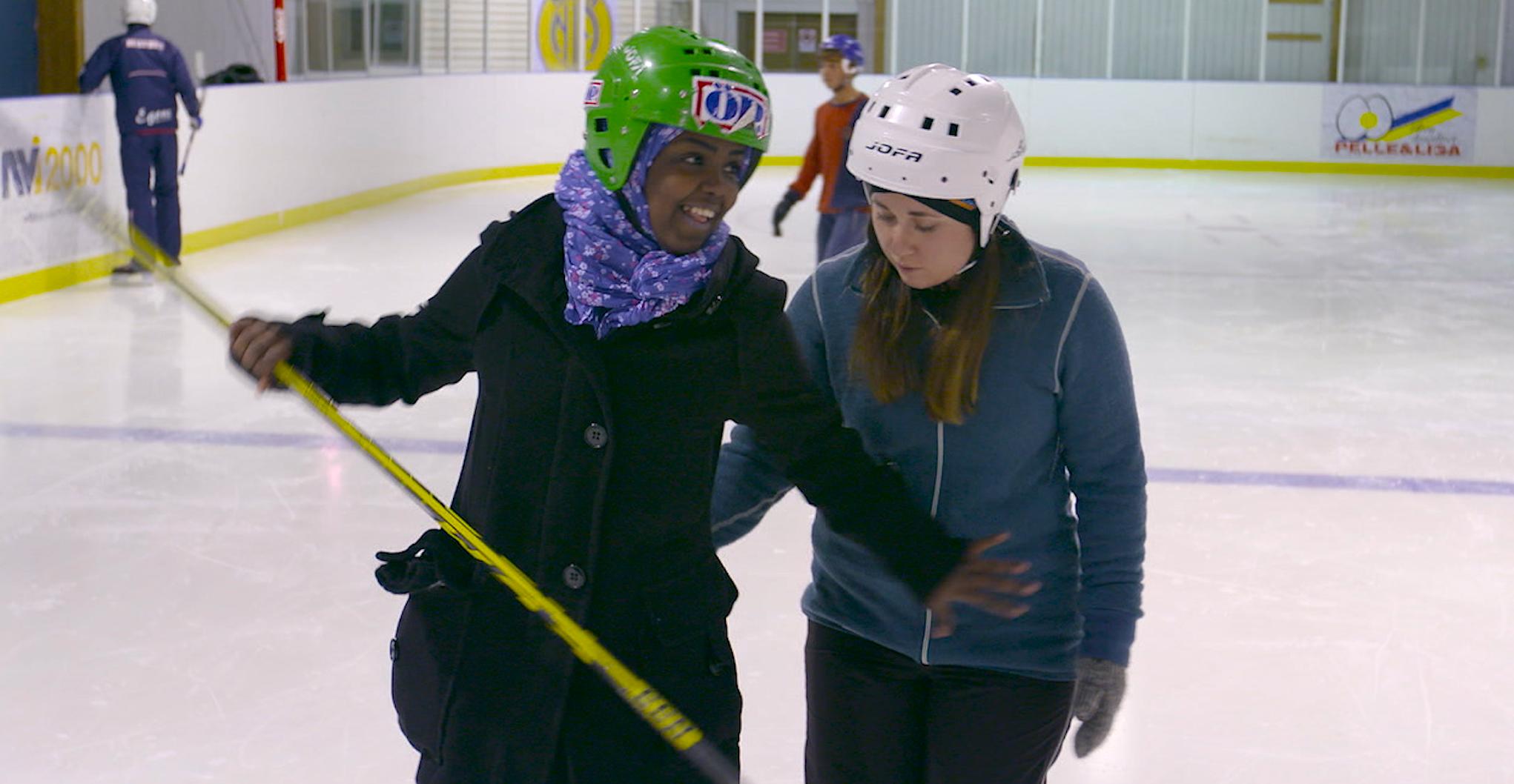 De sa upp sig för att hjälpa nyanlända