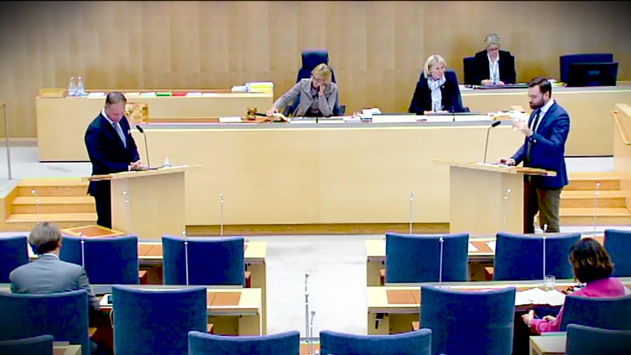 SD-toppen tog med sambo på Åkessons privata glitterfest – skattebetalarna fick stå för notan