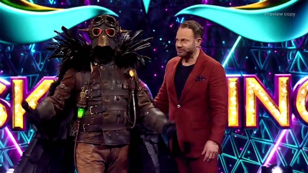 Svenska världsartisten fick lämna ”Masked singer”