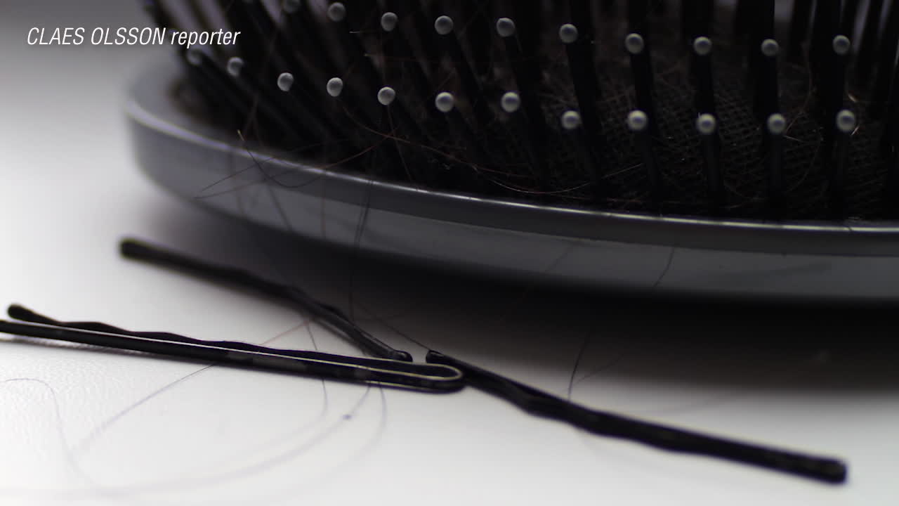 Pia klipper hemlösa gratis: ”Det är mitt bidrag till världen”