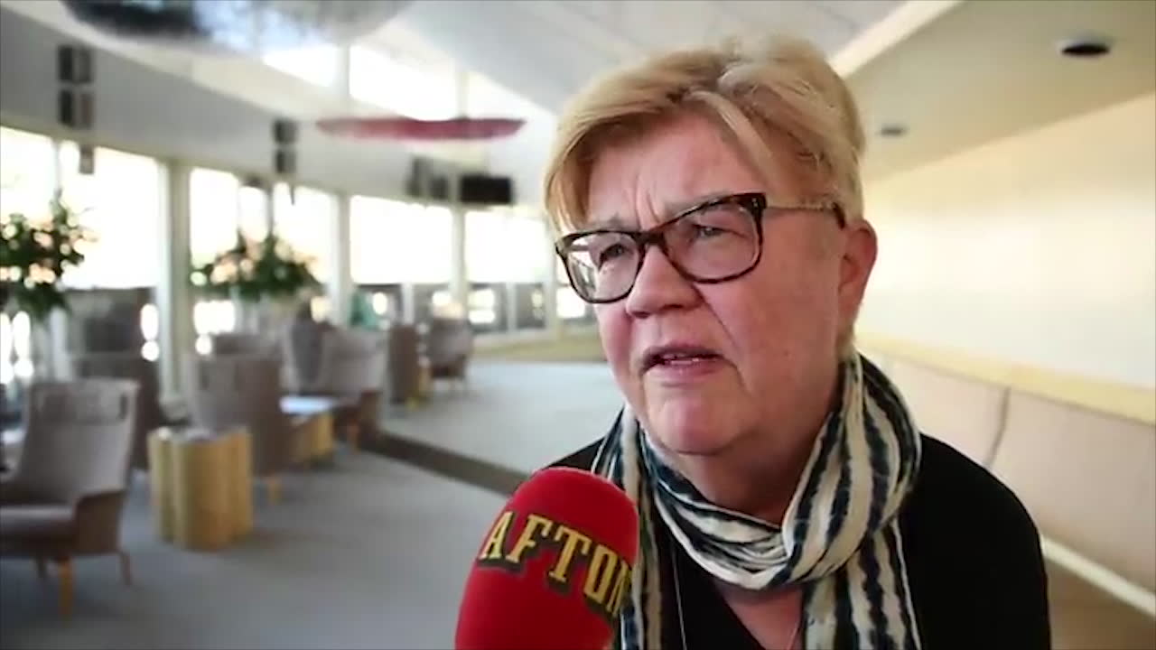 Lena Mellin om V-beslutet: ”Måste locka över väldigt många”