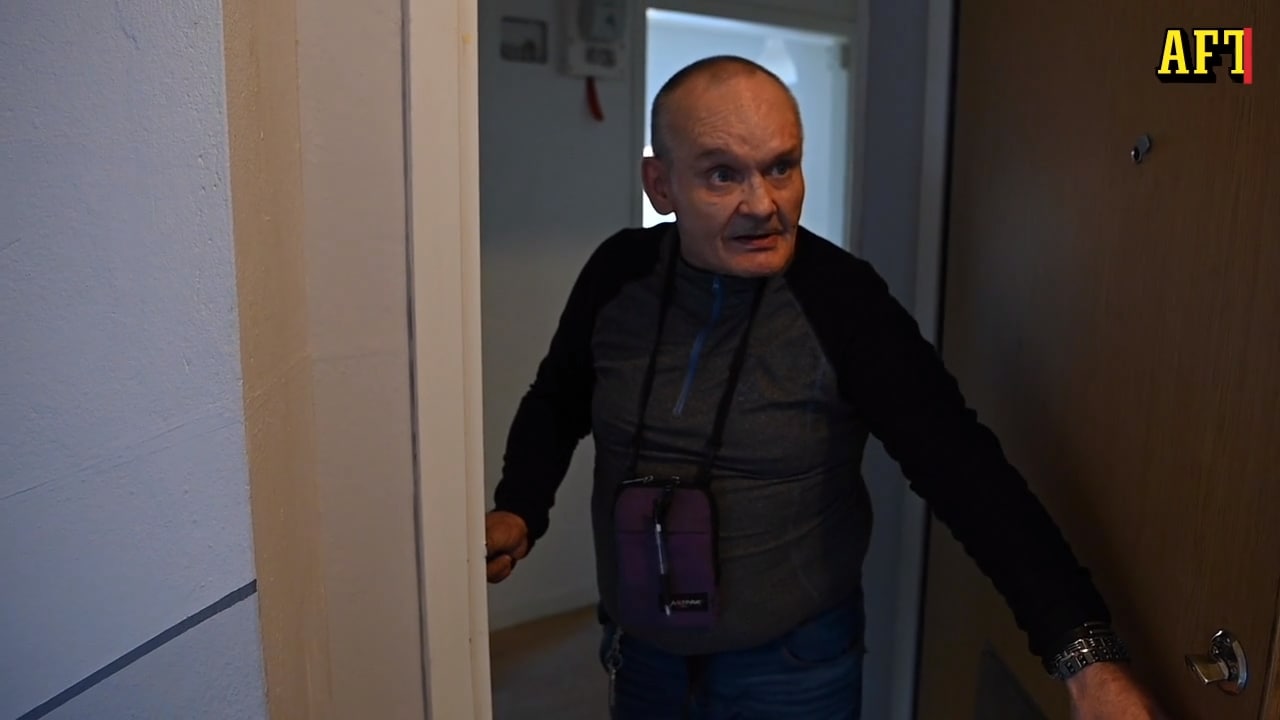 Micke, 58, fick en lägenhet efter 37 år som hemlös