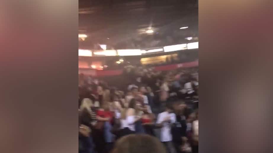 Se paniken inifrån arenan