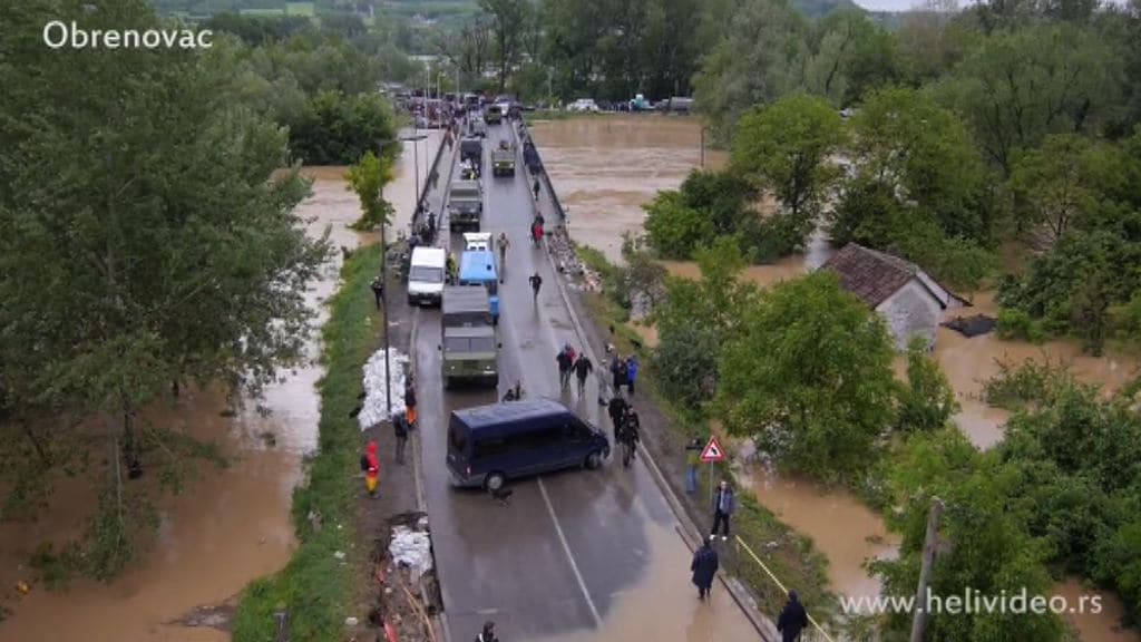 Stora delar av Serbien och Bosnien under vatten