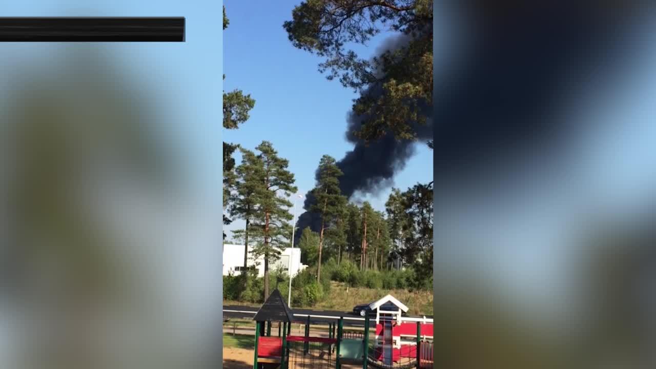 Kraftig brand på avfallsanläggning