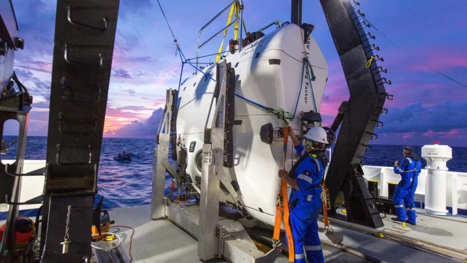 Världens djupaste dyk – då fann man plastpåse