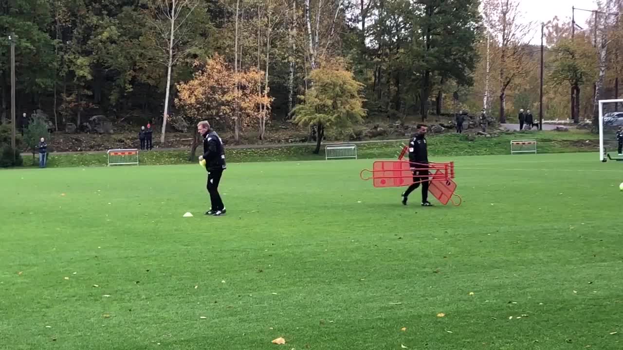 Asbaghi: "Allt är skit och toalettpappret är slut"