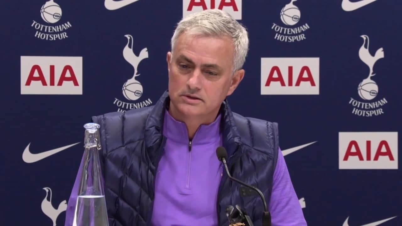 Här får Mourinho hela presskåren att skratta