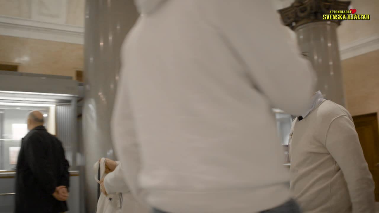 Leo kräver namnbyte på skola